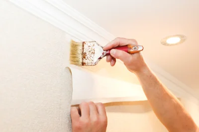 Pose de papier peint à Château-Garnier — revêtements muraux et toiles de verre